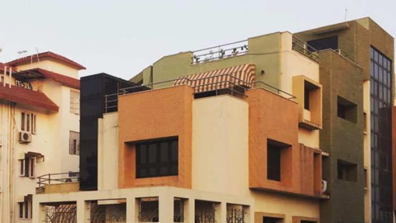 महेंद्र सिंह धोनी को आवास बोर्ड का नोटिस, रांची स्थित प्लॉट पर उठे सवाल