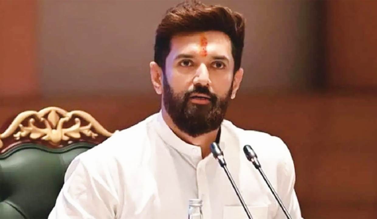 बिहार के अगले मुख्यमंत्री को लेकर अटकलें तेज, चिराग पासवान के समर्थन में पटना में लगे पोस्टर
