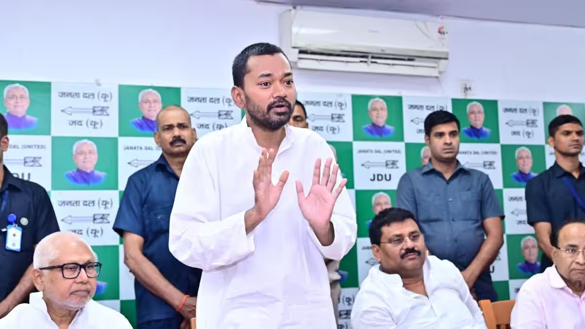 CM पद को लेकर सस्पेंस गहराया, बिहार में तेज हुई सियासी सरगर्मी