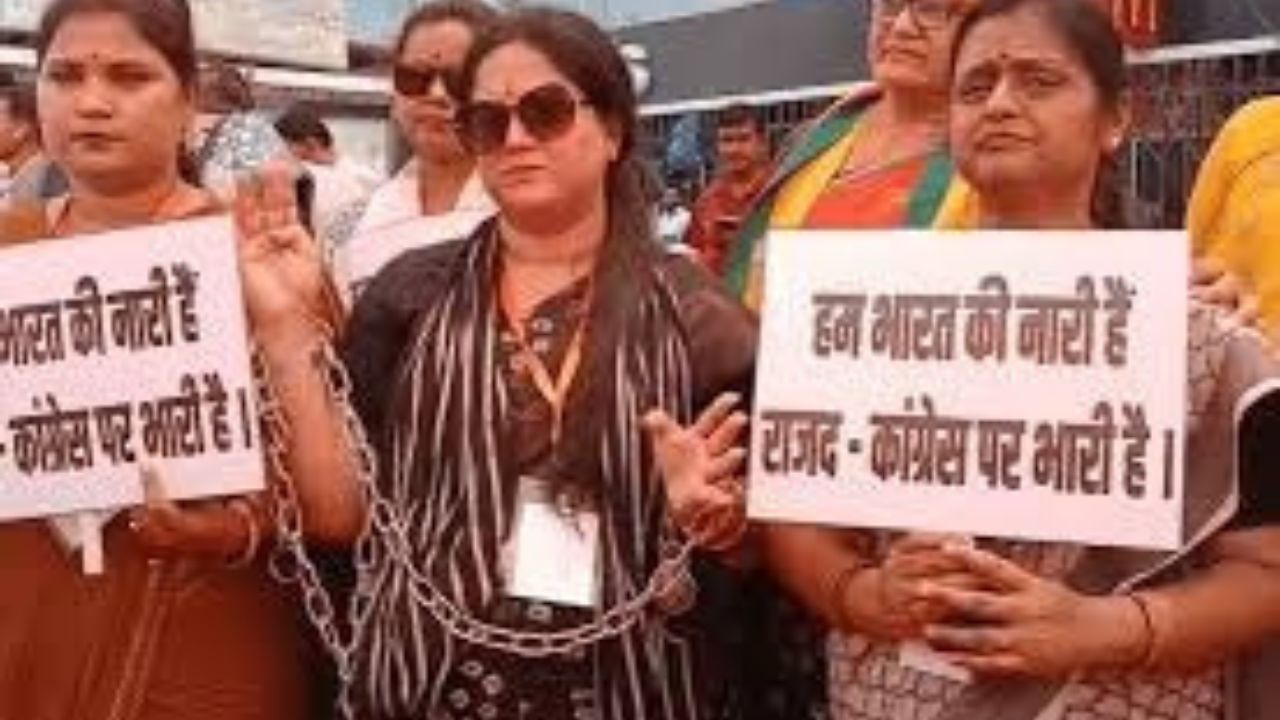 पटना में महिला पदयात्रा: 33% आरक्षण की मांग पर सड़कों पर उतरीं हजारों महिलाएं